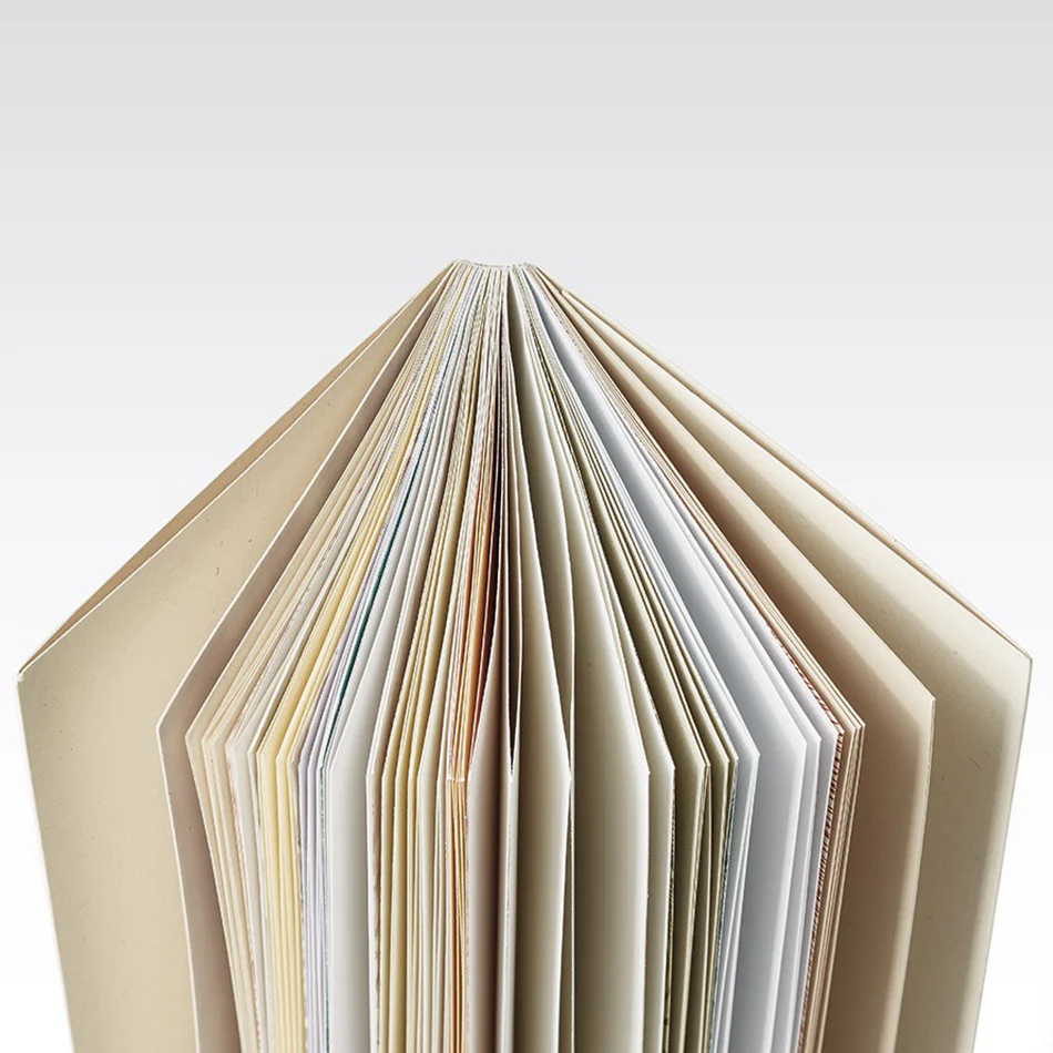 Fabriano White Woodstock A6 Notebook - Image 3
