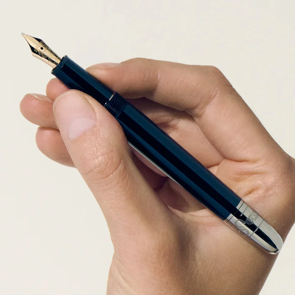 Montblanc Meisterstück Around the World in 80 Days Classique Fountain Pen Medium - Image 2