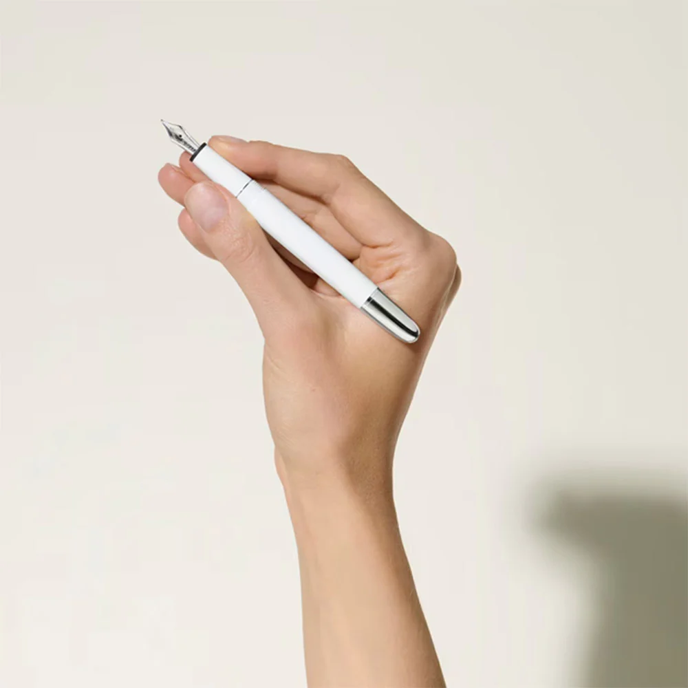 Montblanc Meisterstuck White Classique Fountain Pen - Image 2