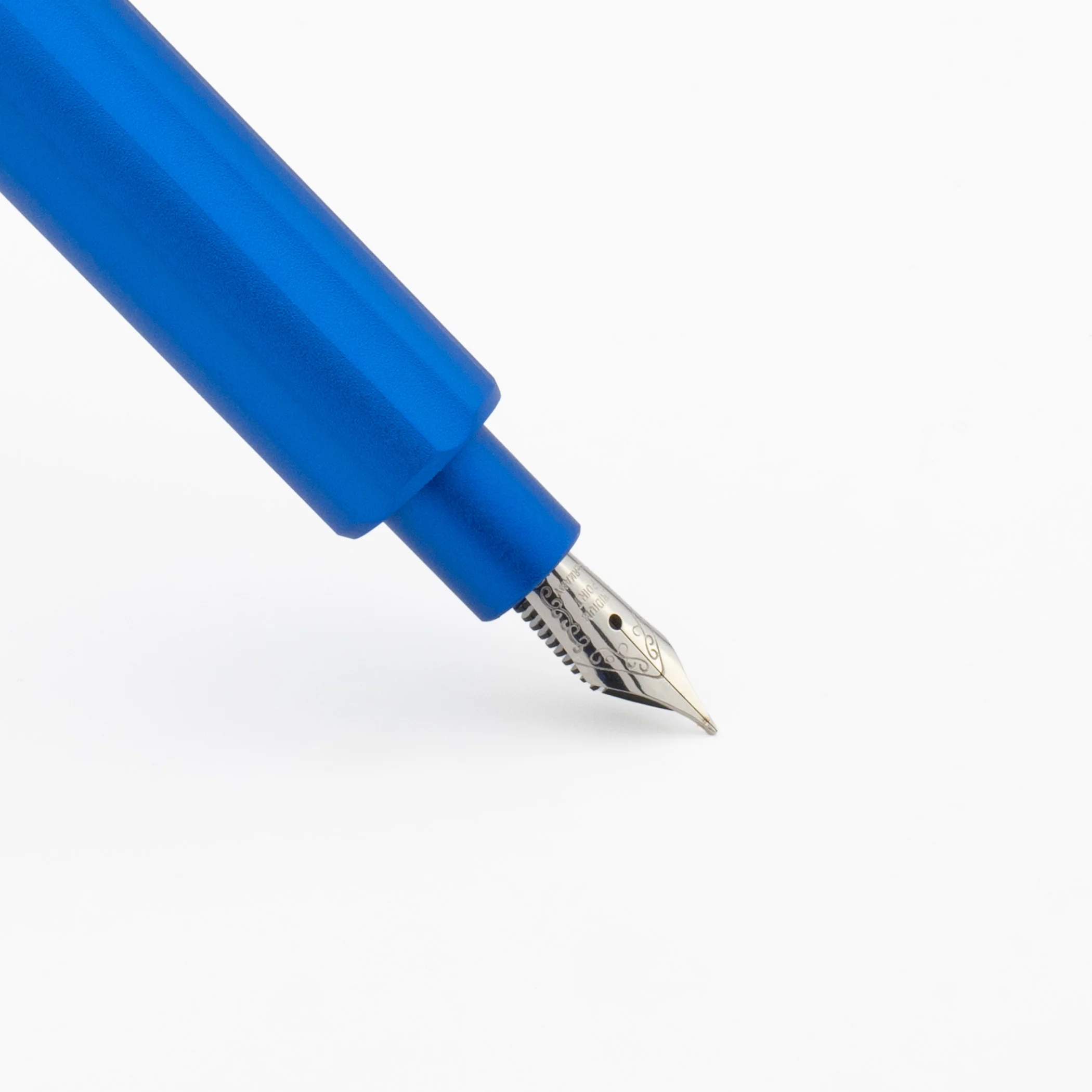 Monteverde Axis Fountain Pen Blue - Image 6