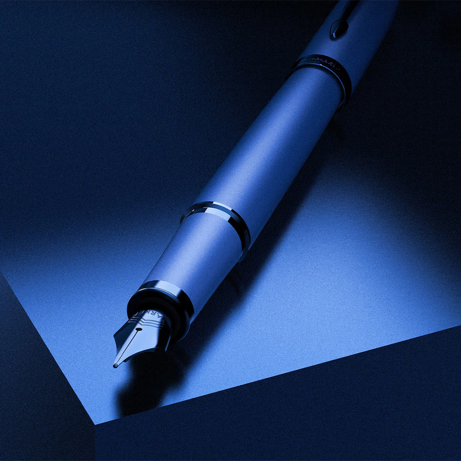 Parker IM Monochrome Blue Fountain Pen - Image 9