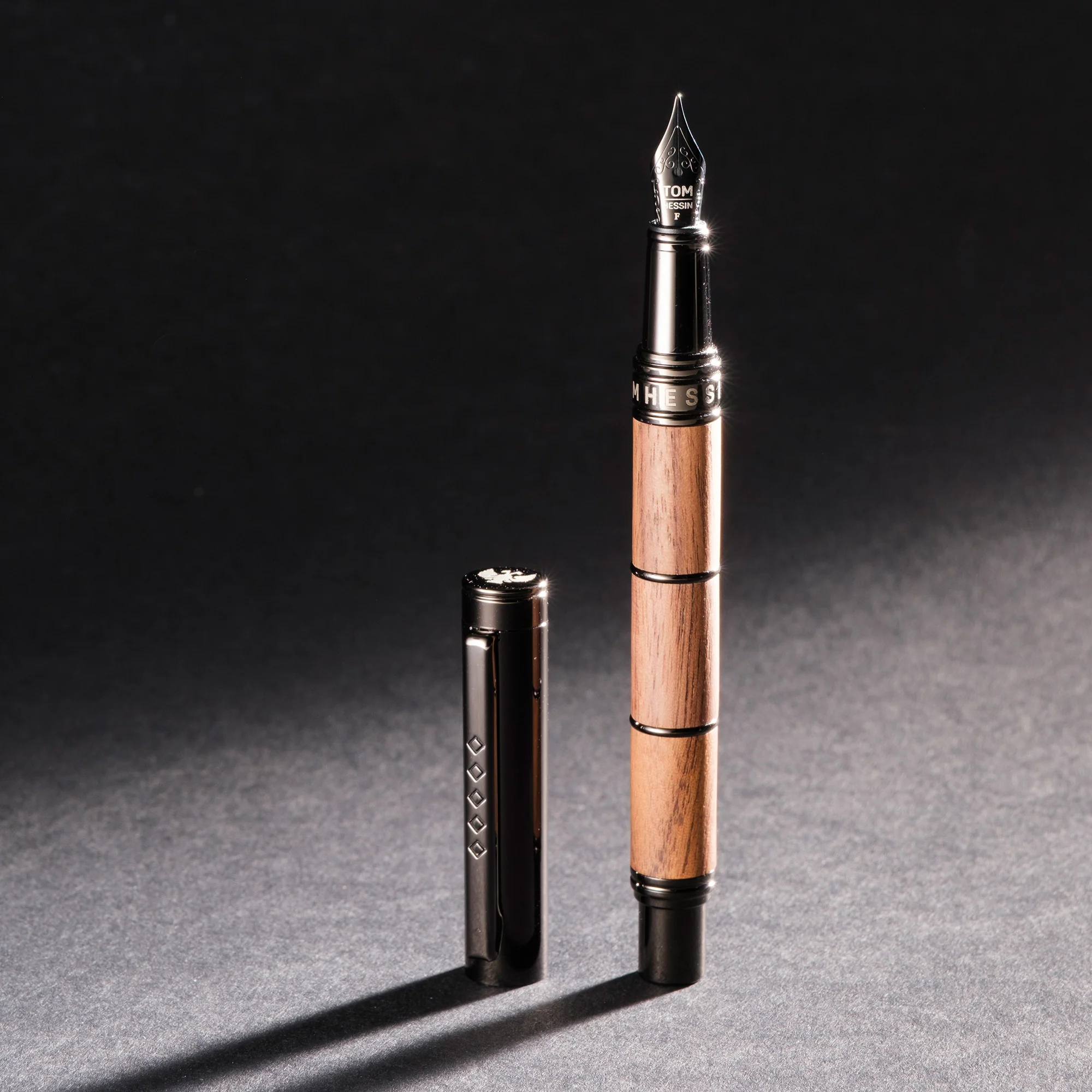 Tom Hessin Revolution Fountain Pen Rustic Wood Barrel with Gunmetal Trim - Image 2